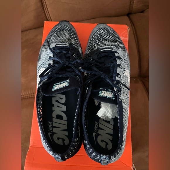 Nike Flynit Racers - Picture 5 of 6